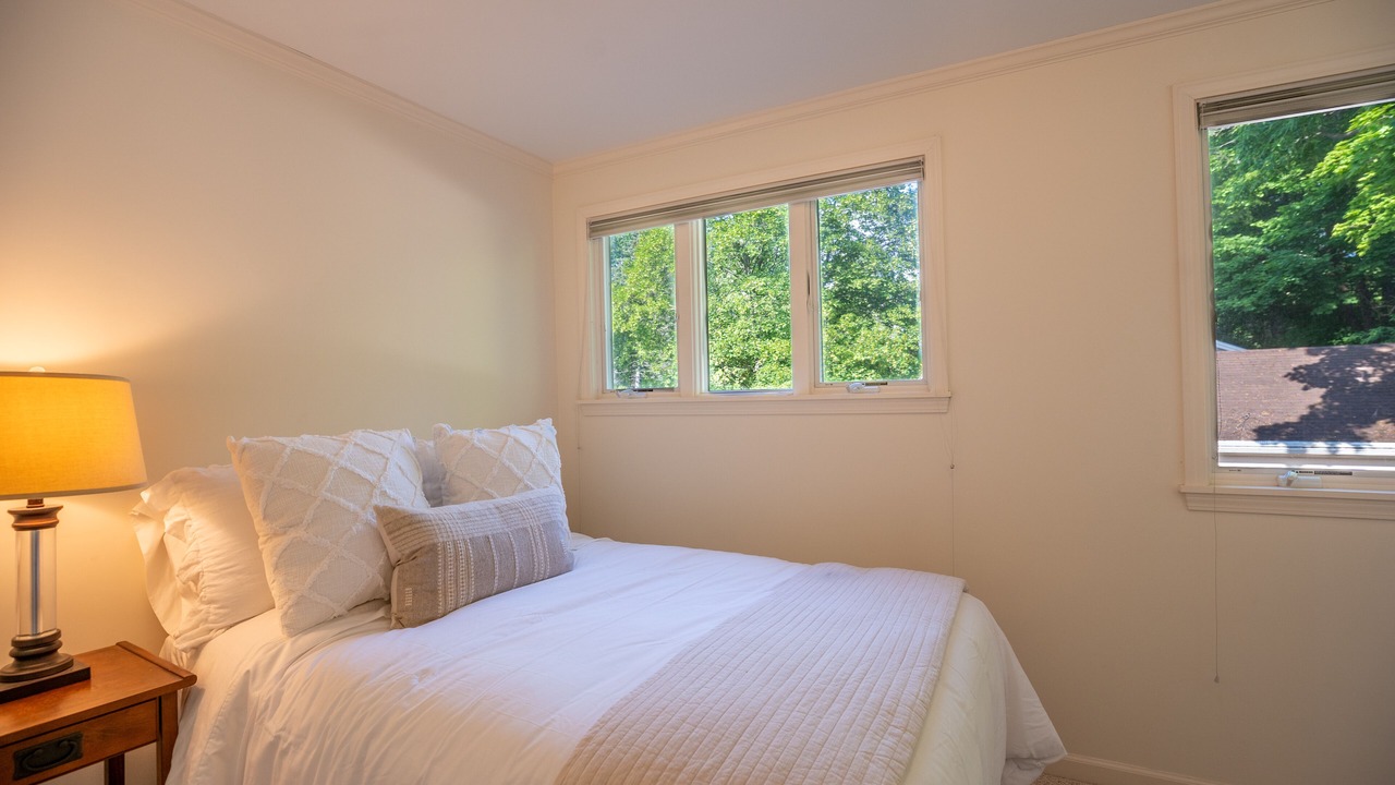 Photo of Bedroom in Town of Owasco