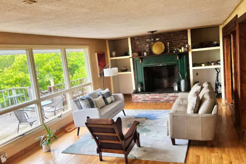 Photo of Livingroom in Eastport