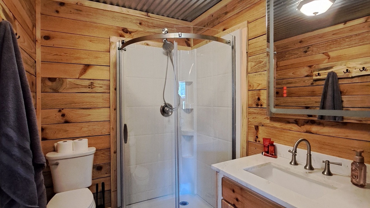 Photo of Bathroom in McArthur