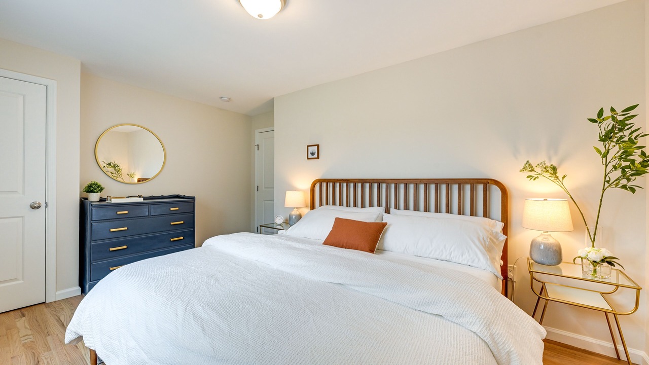 Photo of Bedroom in Glen Cove