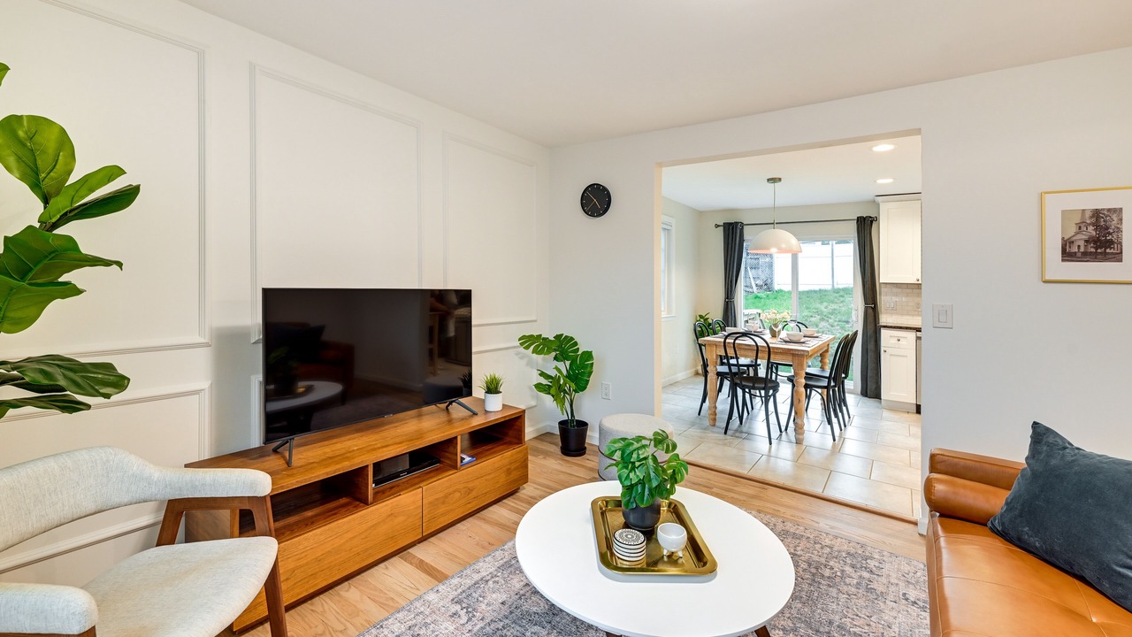 Photo of Livingroom in Glen Cove