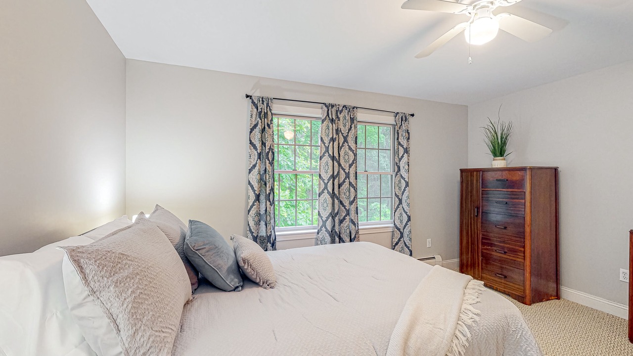 Photo of Bedroom in Raymond