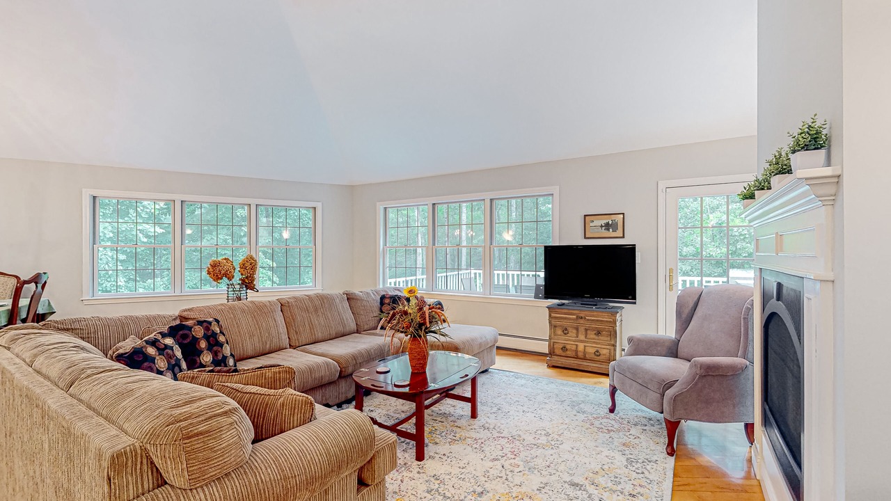 Photo of Livingroom in Raymond