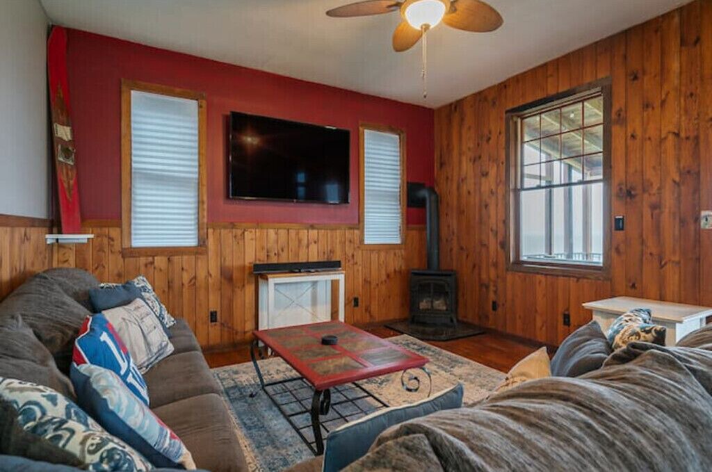 Photo of Livingroom in Canastota
