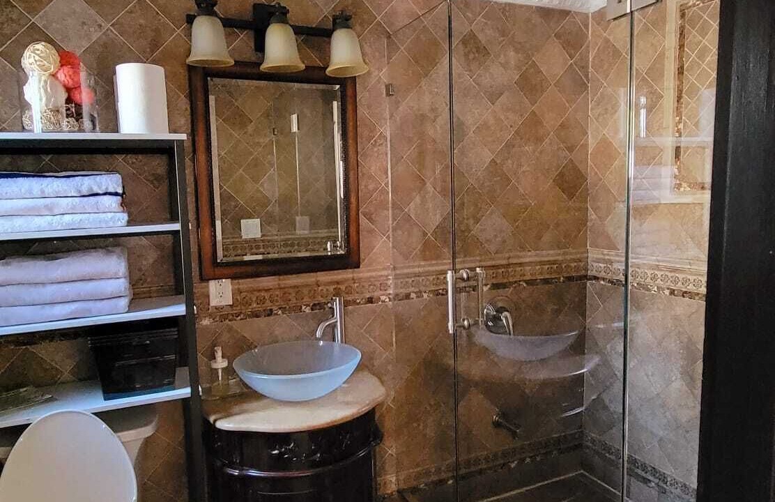 Photo of Bathroom in Throgs Neck
