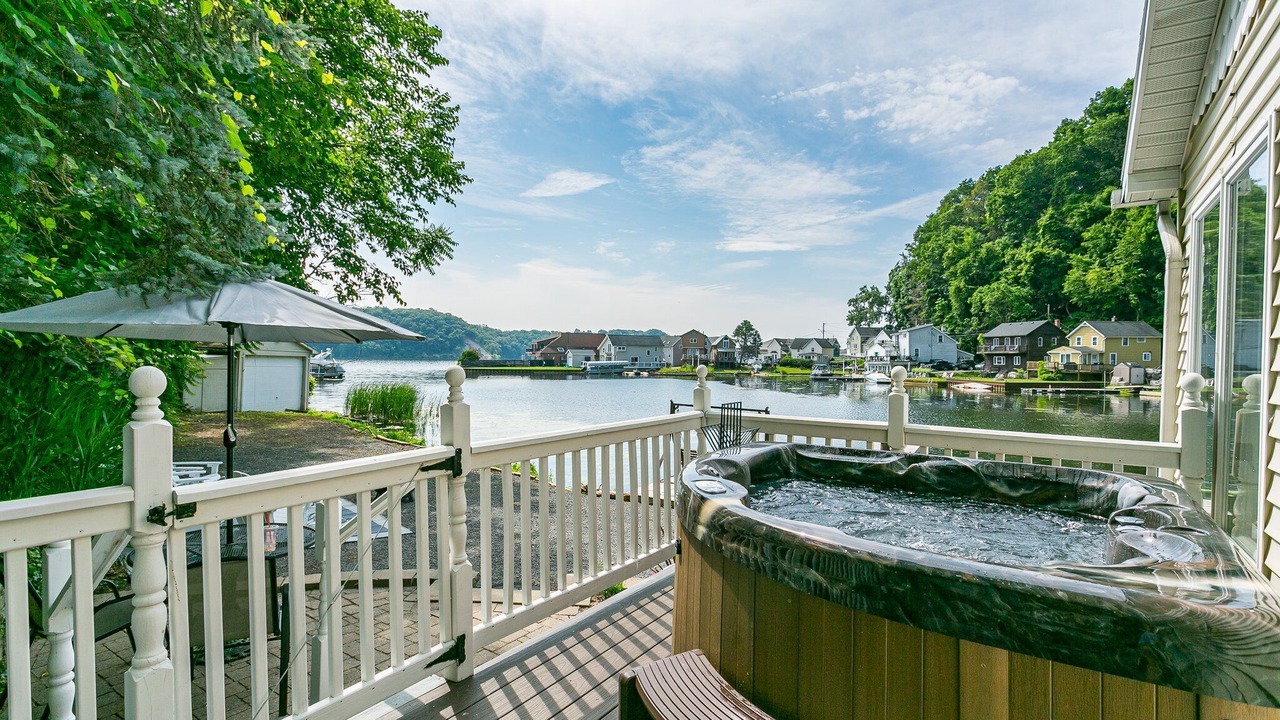 Photo of Patio Balcony in East Irondequoit