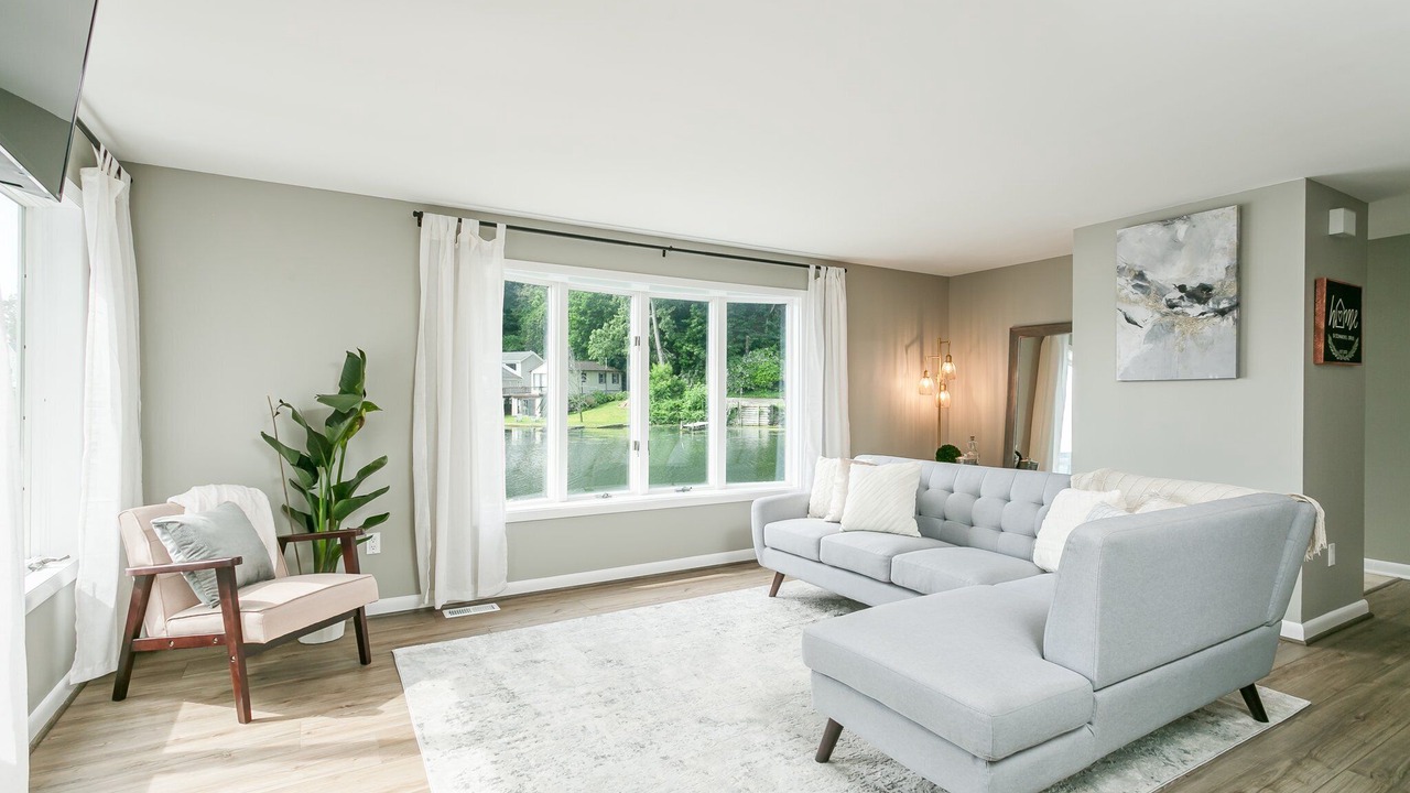 Photo of Livingroom in East Irondequoit
