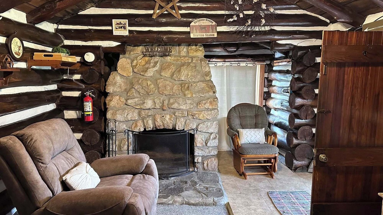 Photo of Livingroom in Markleysburg