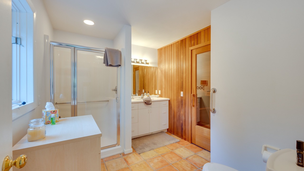Photo of Bathroom in Thornton