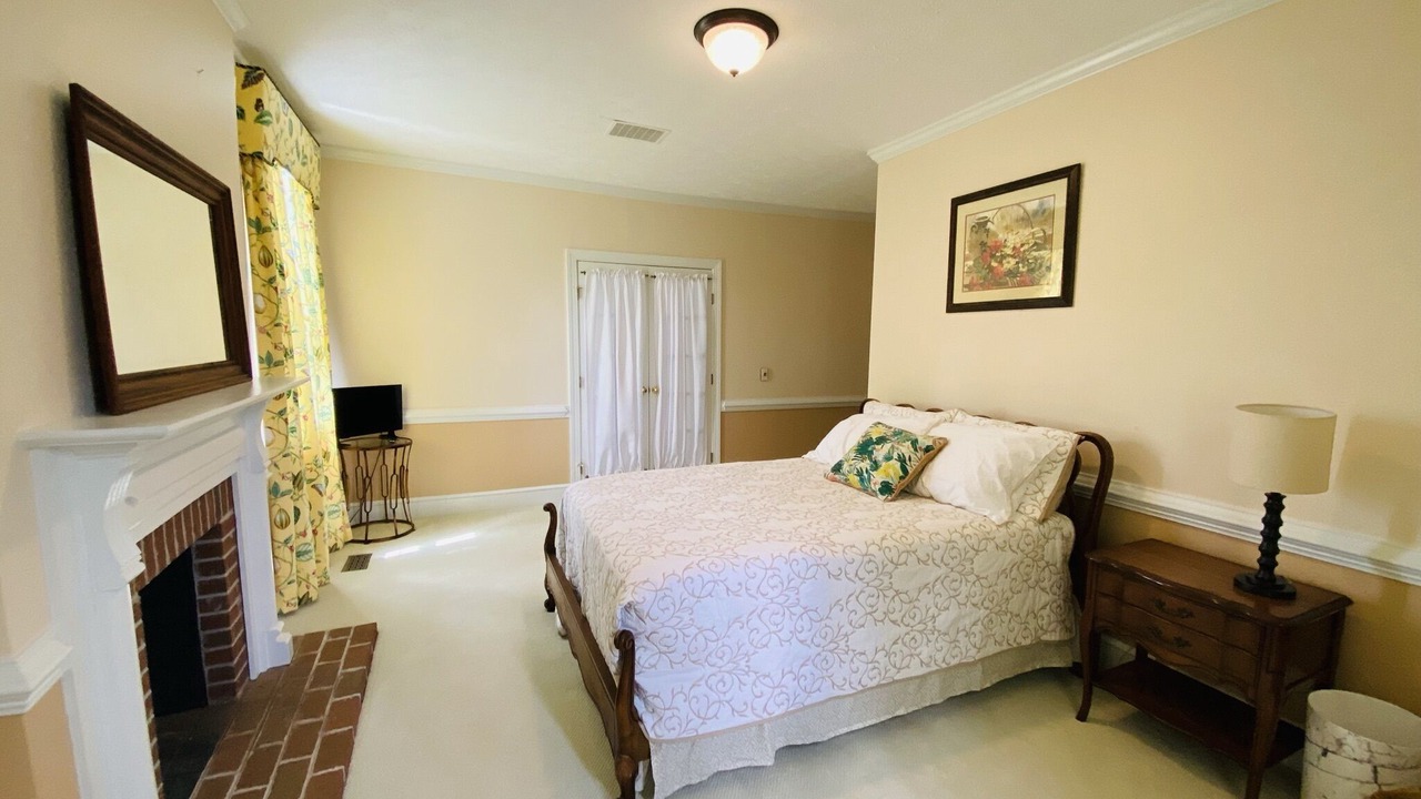 Photo of Bedroom in Dundas