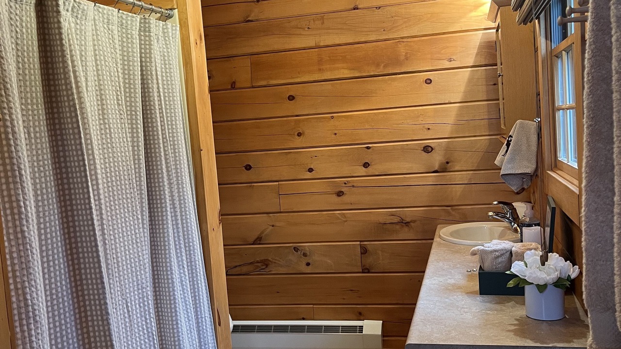 Photo of Bathroom in Colebrook