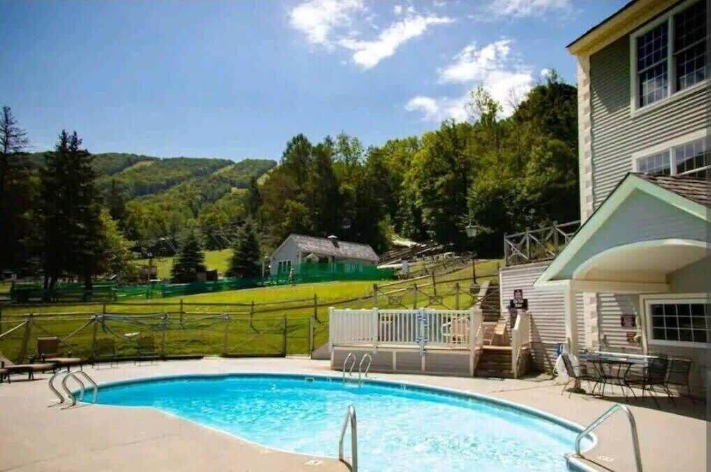 Photo of Outdoor in Hancock