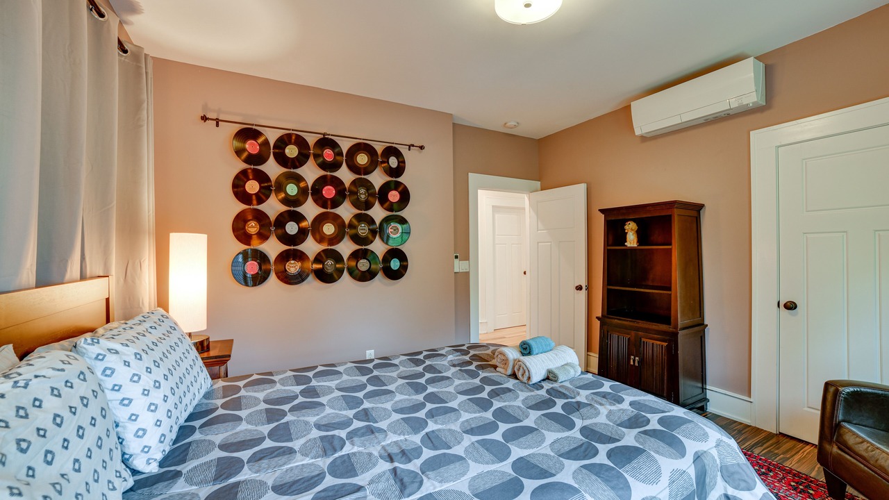 Photo of Bedroom in Ithaca