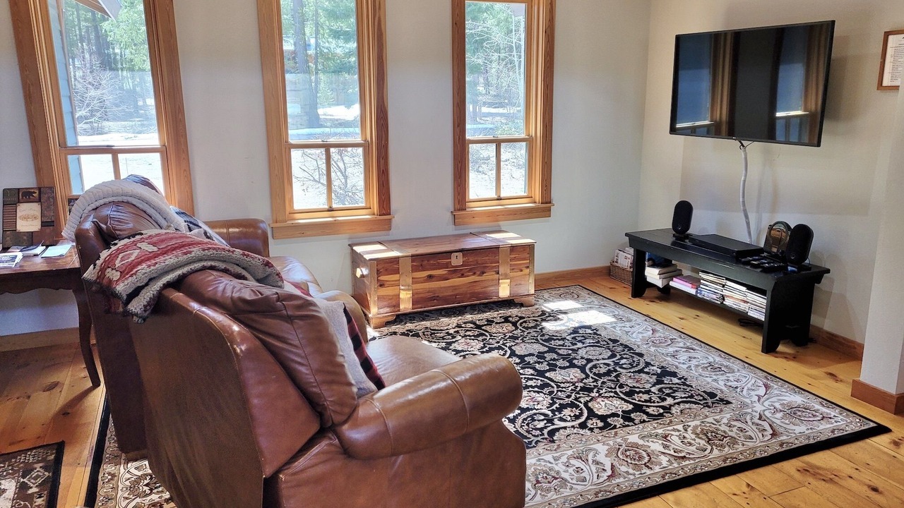 Photo of Livingroom in Mazama