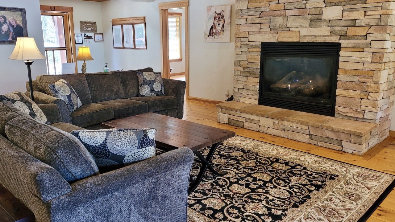 Photo of Livingroom in Mazama