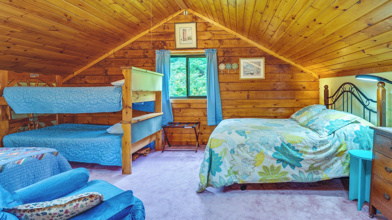 Photo of Bedroom in Jamestown