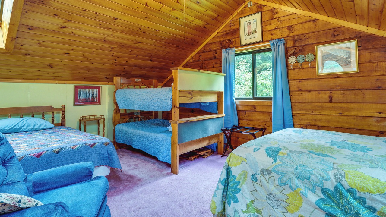 Photo of Bedroom in Jamestown