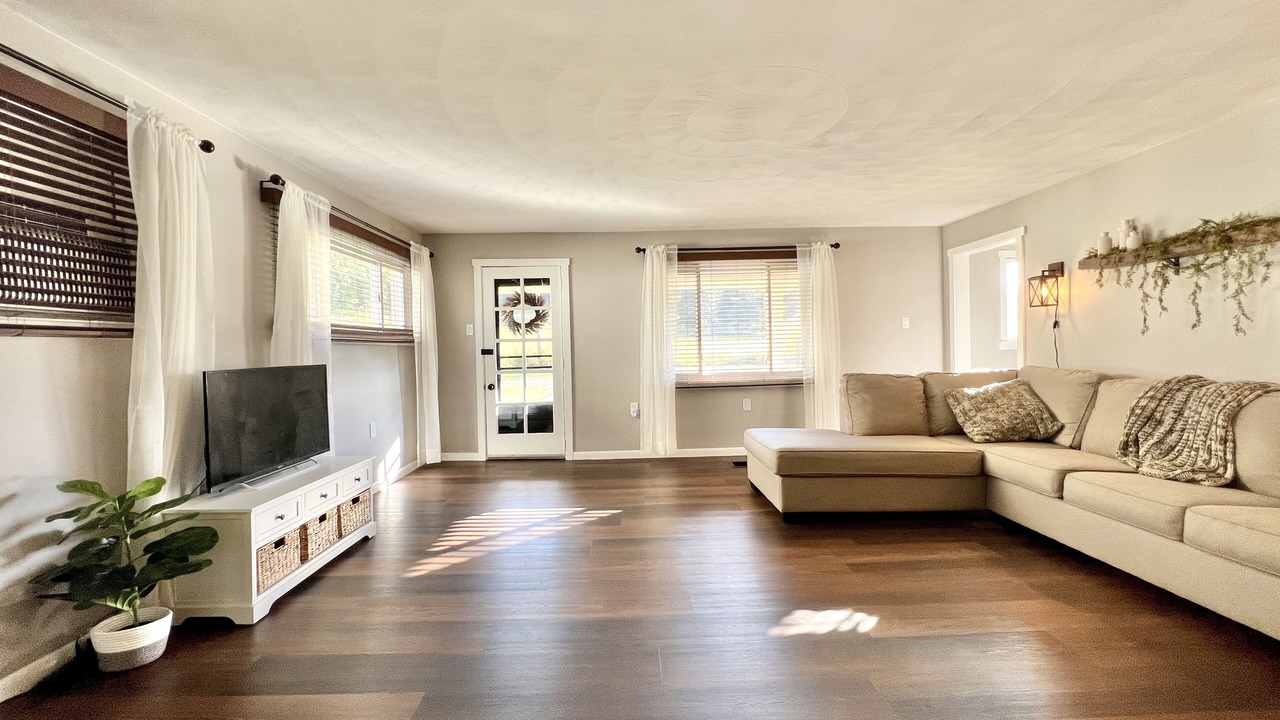 Photo of Livingroom in Hopewell