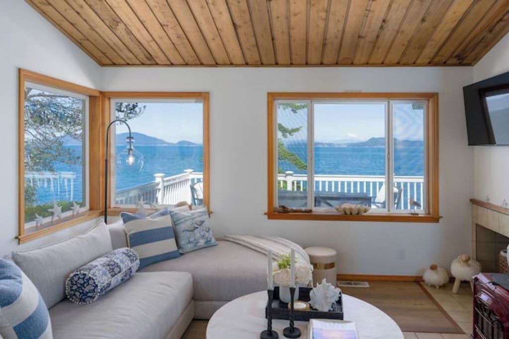 Photo of Livingroom in Lopez Island