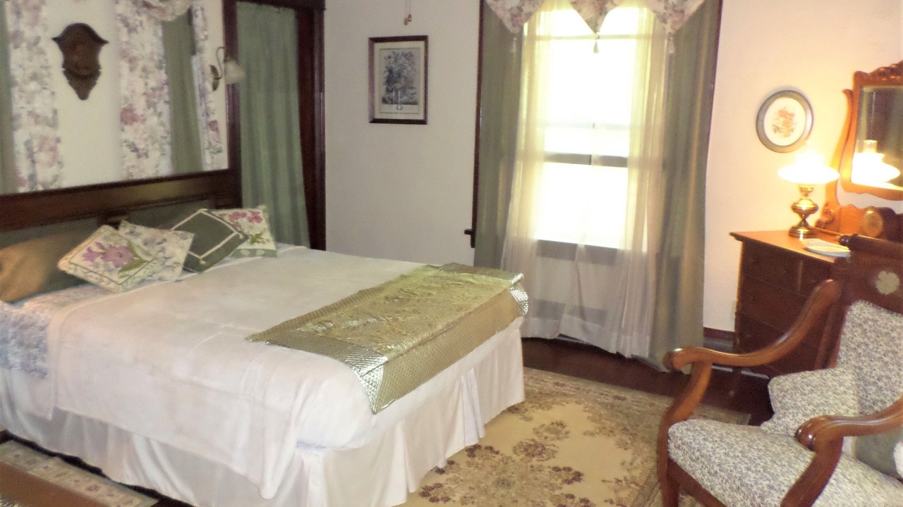 Photo of Bedroom in West Saugerties