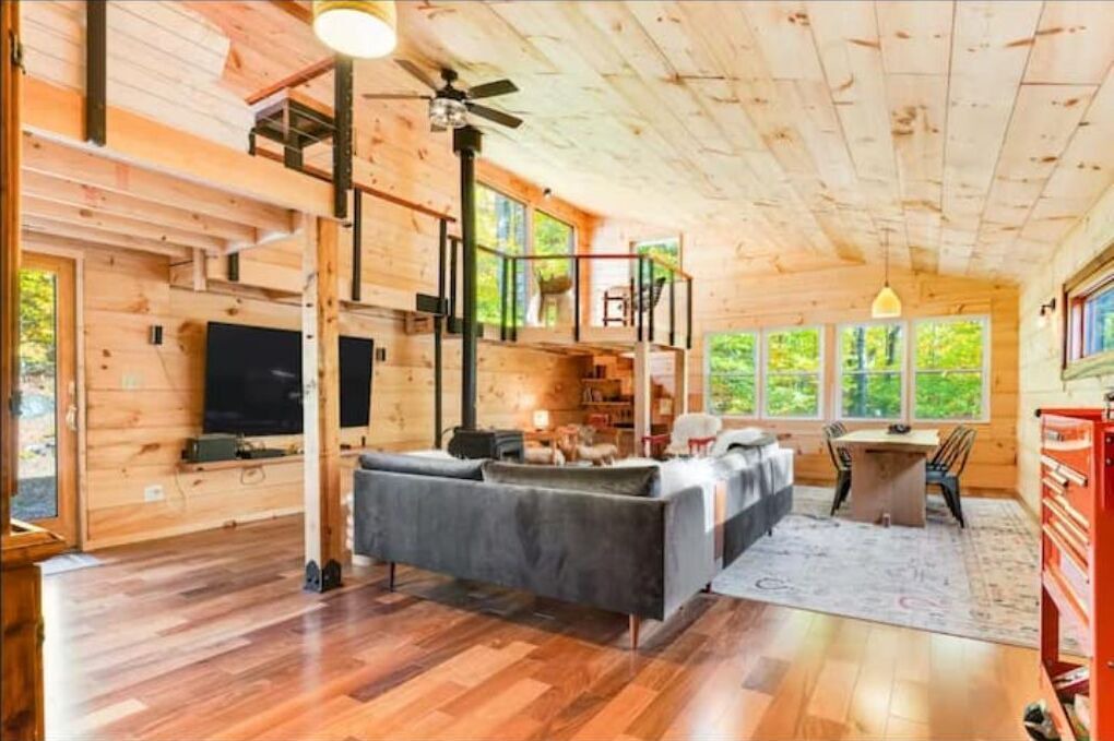 Photo of Livingroom in Newfane