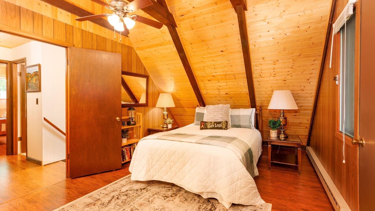 Photo of Bedroom in Alpine Lake