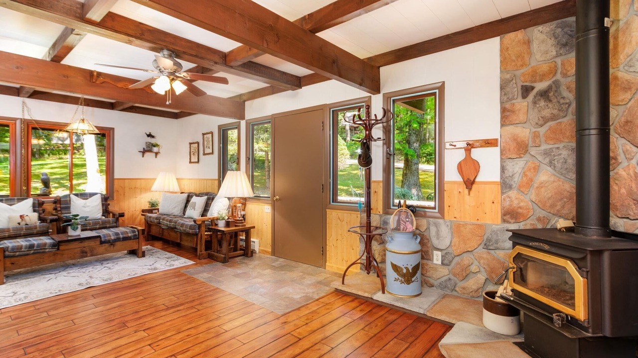 Photo of Livingroom in Alpine Lake