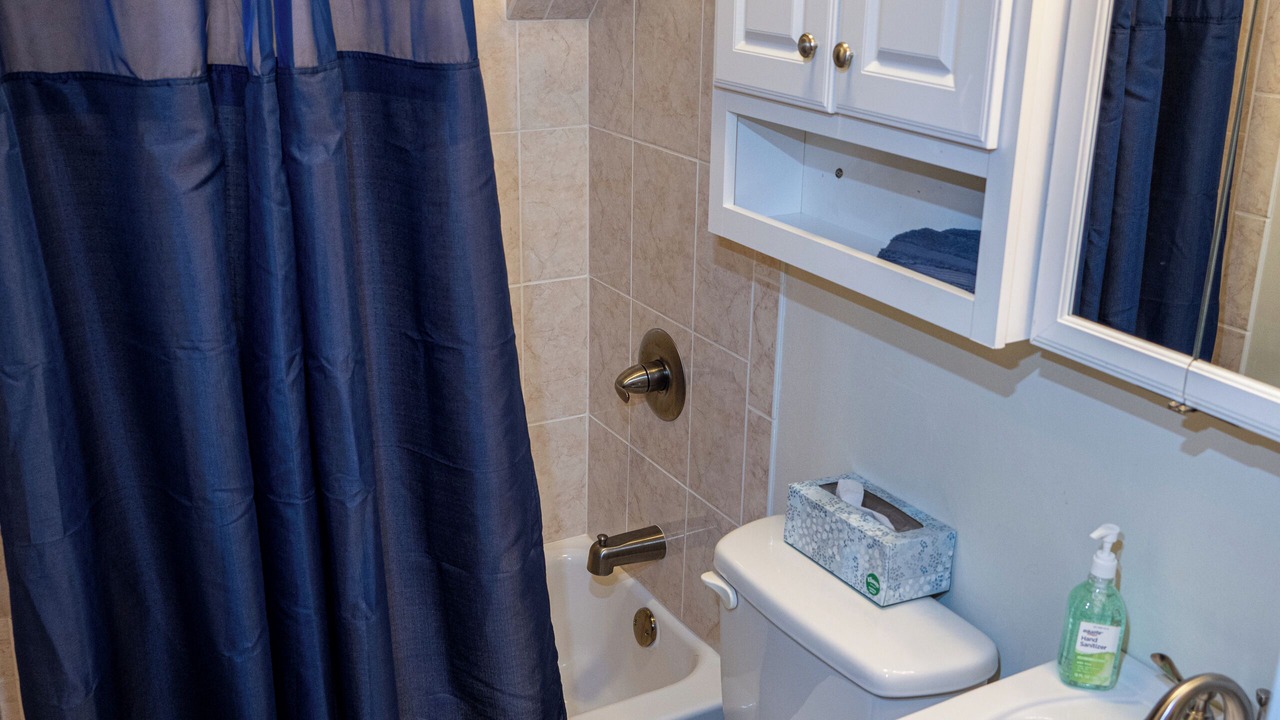 Photo of Bathroom in Alpine Lake