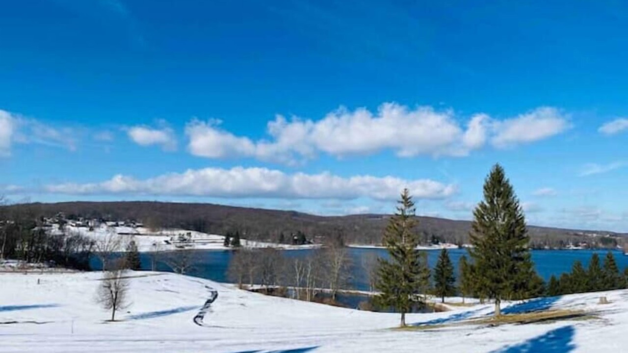 Photo of Outdoor in Alpine Lake