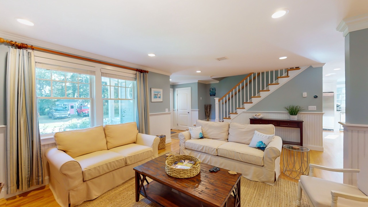 Photo of Livingroom in West Yarmouth
