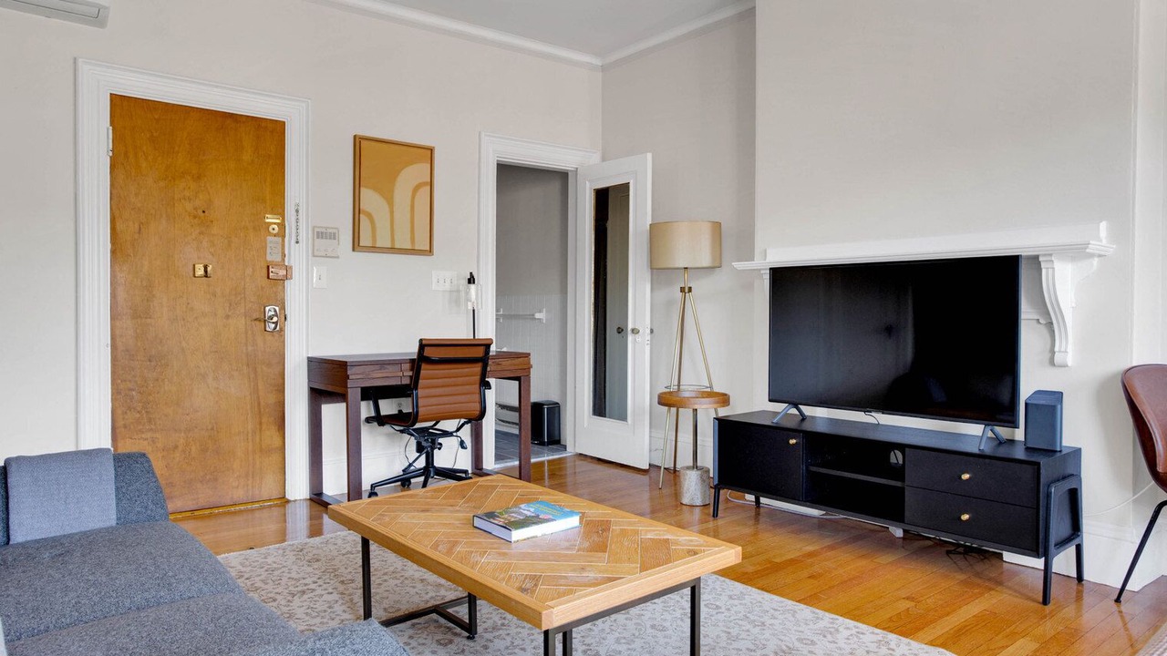 Photo of Livingroom in Back Bay