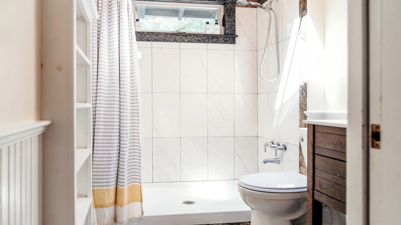 Photo of Bathroom in Eliot