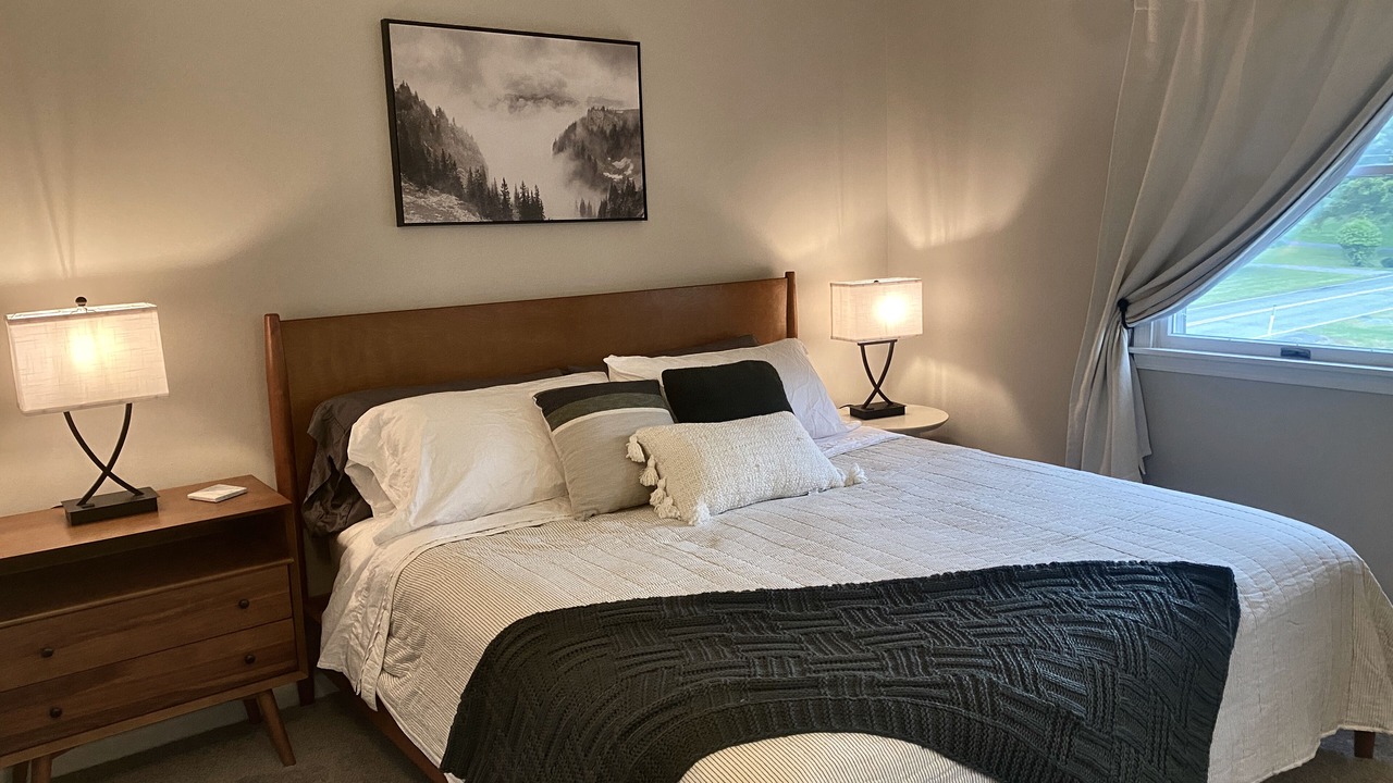 Photo of Bedroom in Wayne Heights