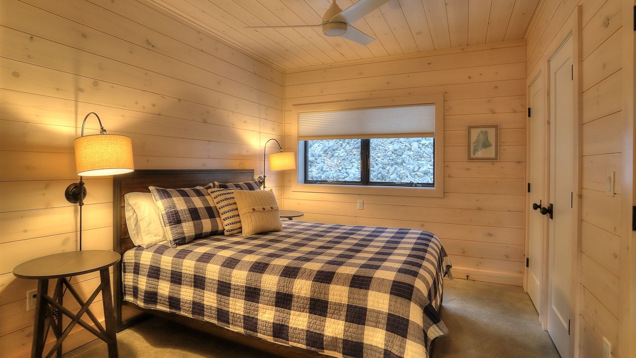 Photo of Bedroom in Sandy River