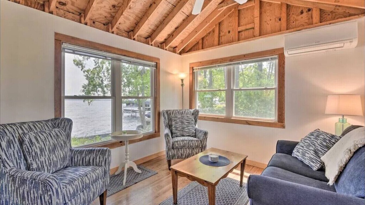 Photo of Livingroom in North Hero
