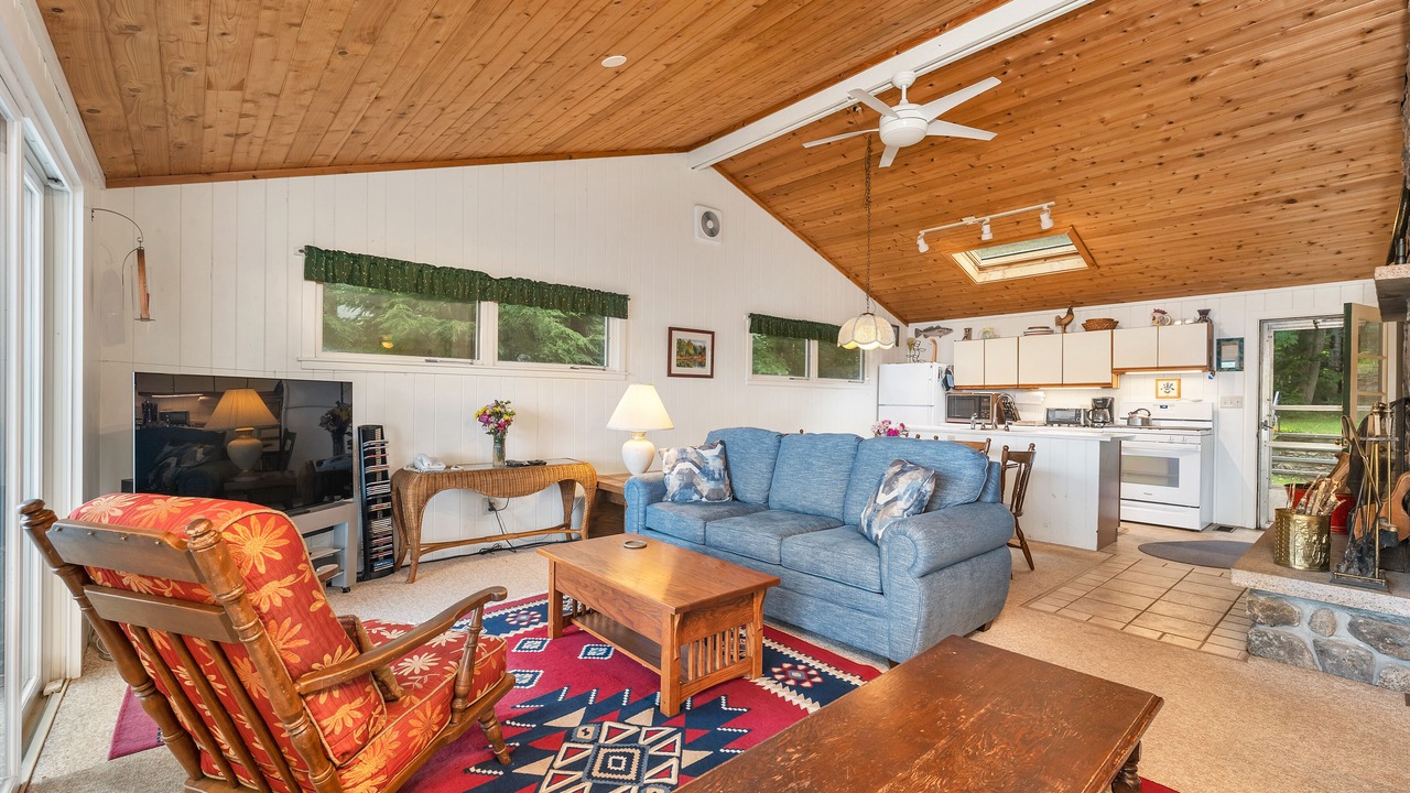 Photo of Livingroom in Meredith