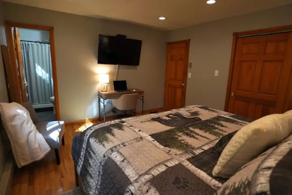 Photo of Bedroom in Lake George