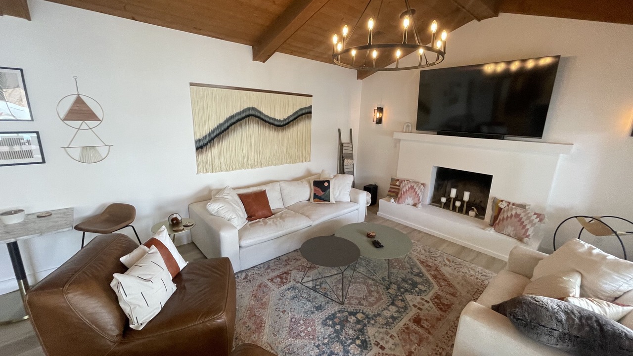 Photo of Livingroom in North Mountain