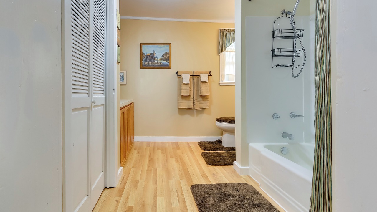 Photo of Bathroom in Moorefield