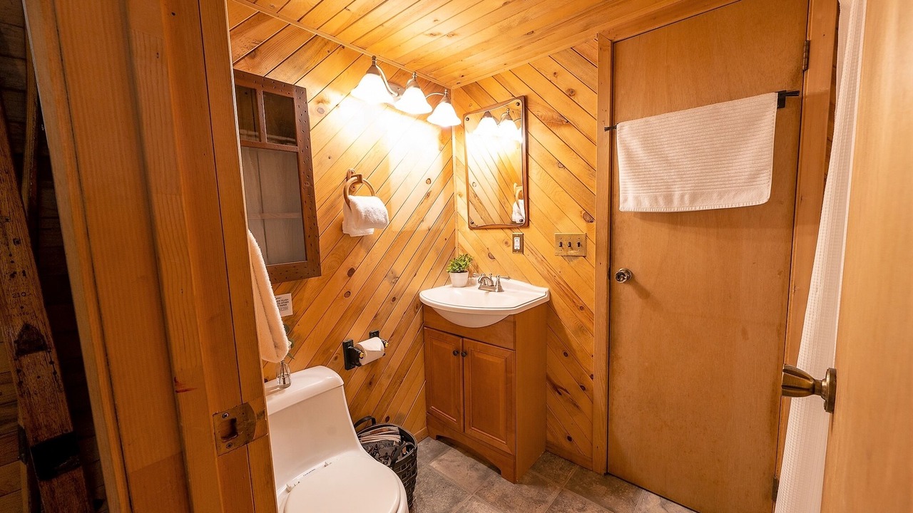 Photo of Bathroom in Zigzag