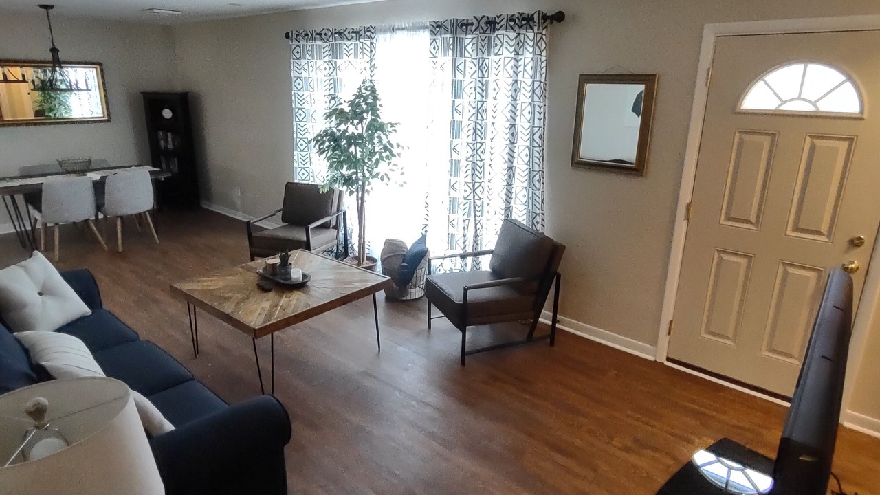 Photo of Livingroom in Cheektowaga