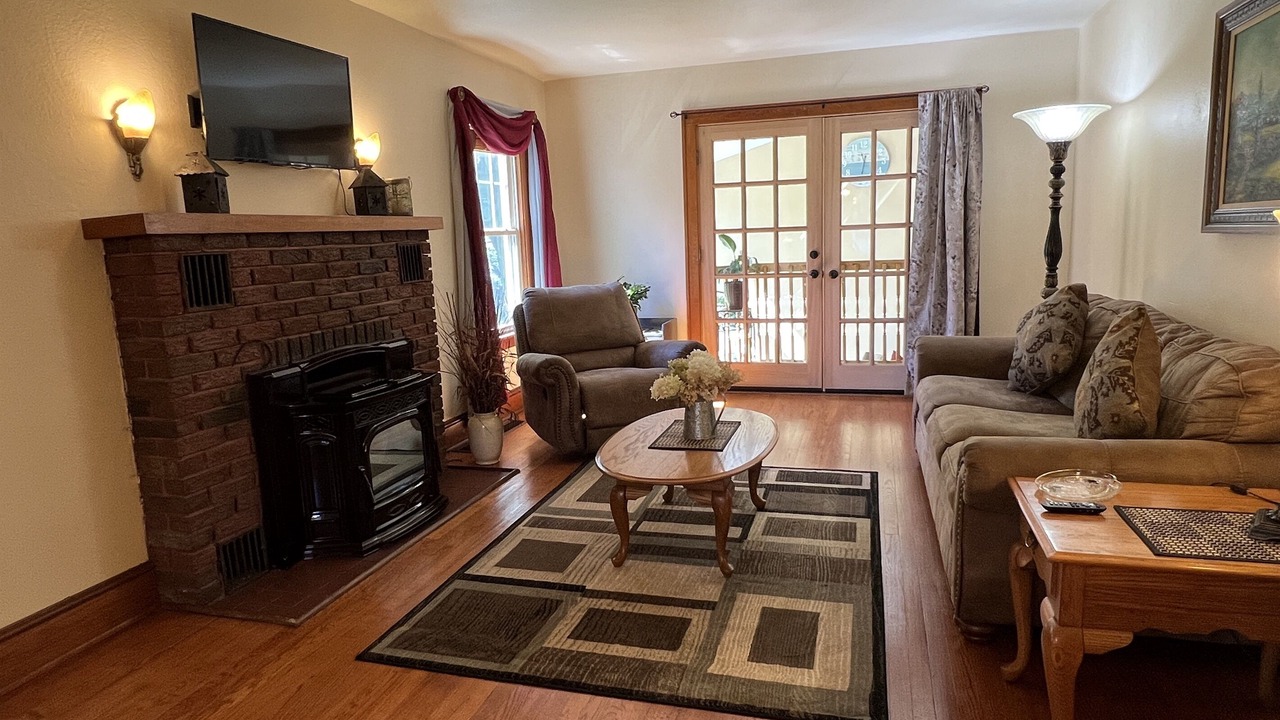 Photo of Livingroom in Oneonta