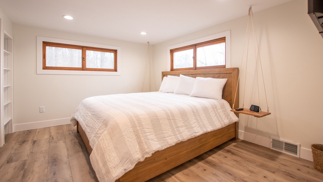 Photo of Bedroom in Town of Benton
