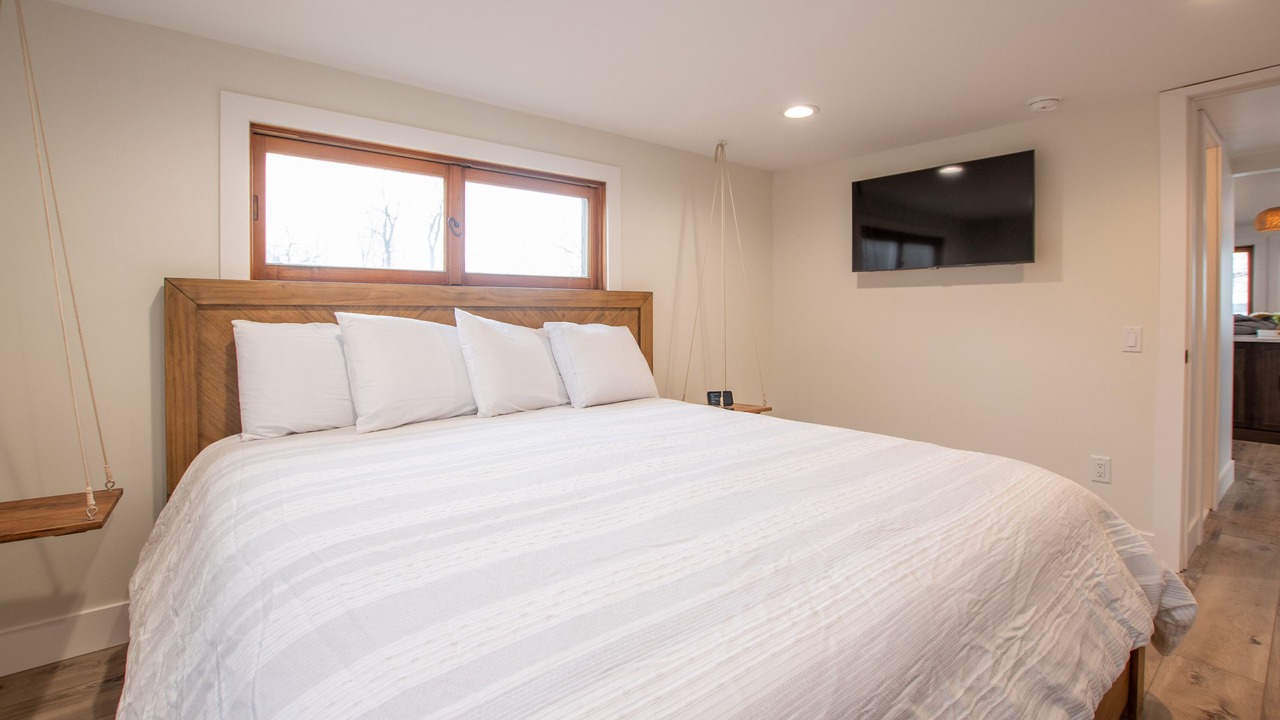 Photo of Bedroom in Town of Benton