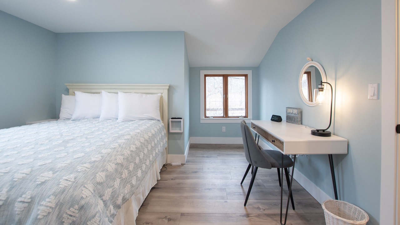 Photo of Bedroom in Town of Benton