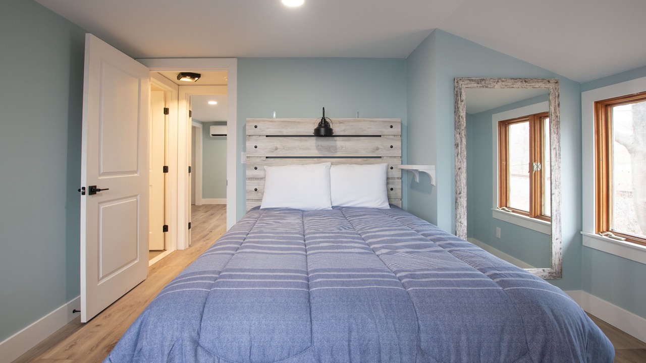 Photo of Bedroom in Town of Benton