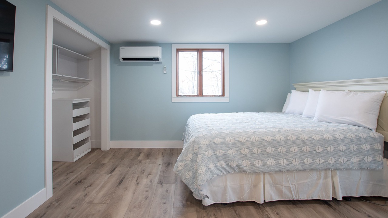Photo of Bedroom in Town of Benton