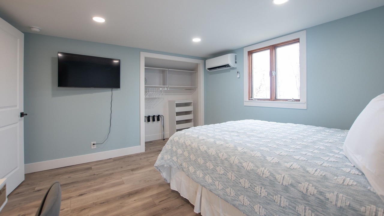Photo of Bedroom in Town of Benton
