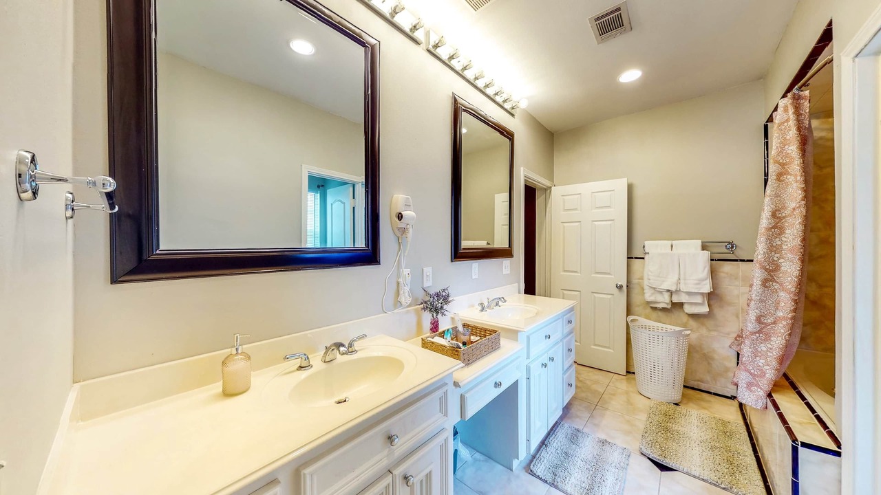Photo of Bathroom in Dickinson