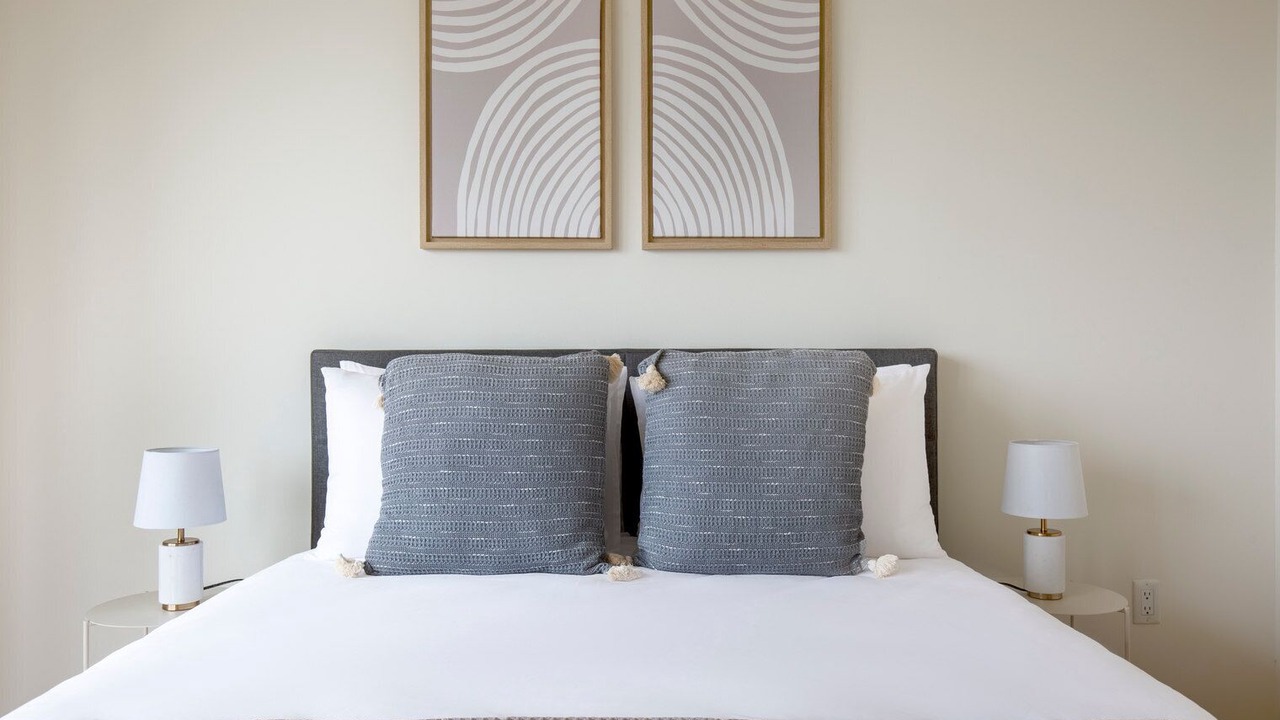 Photo of Bedroom in Hunters Point